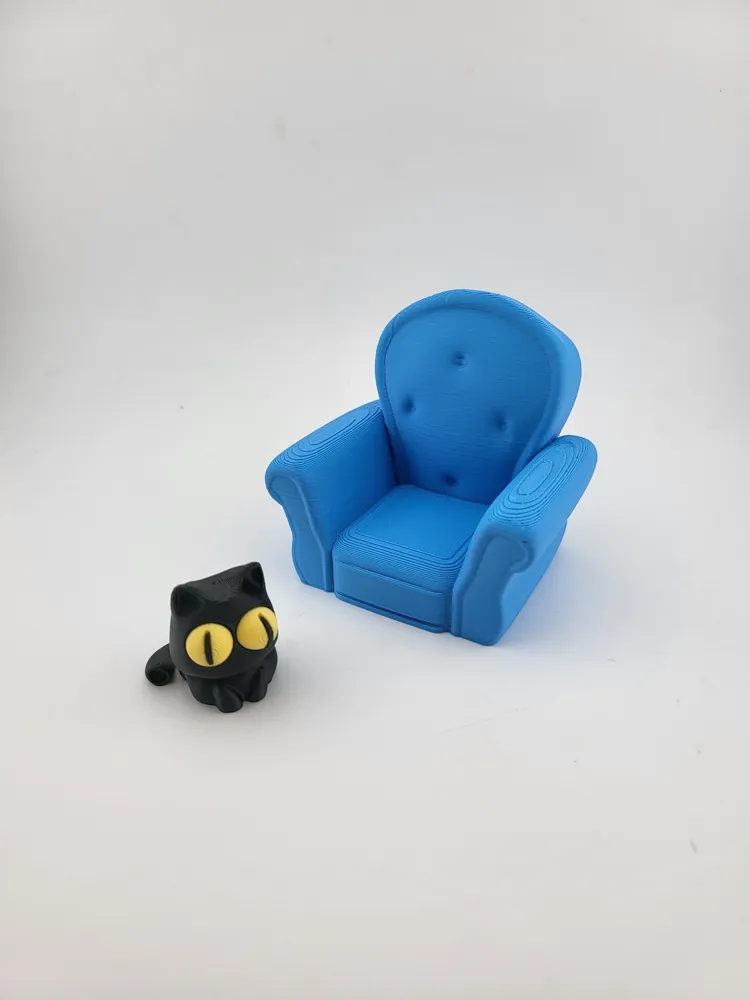 cat on sofa hypnotic NO AMS thumbnail 2