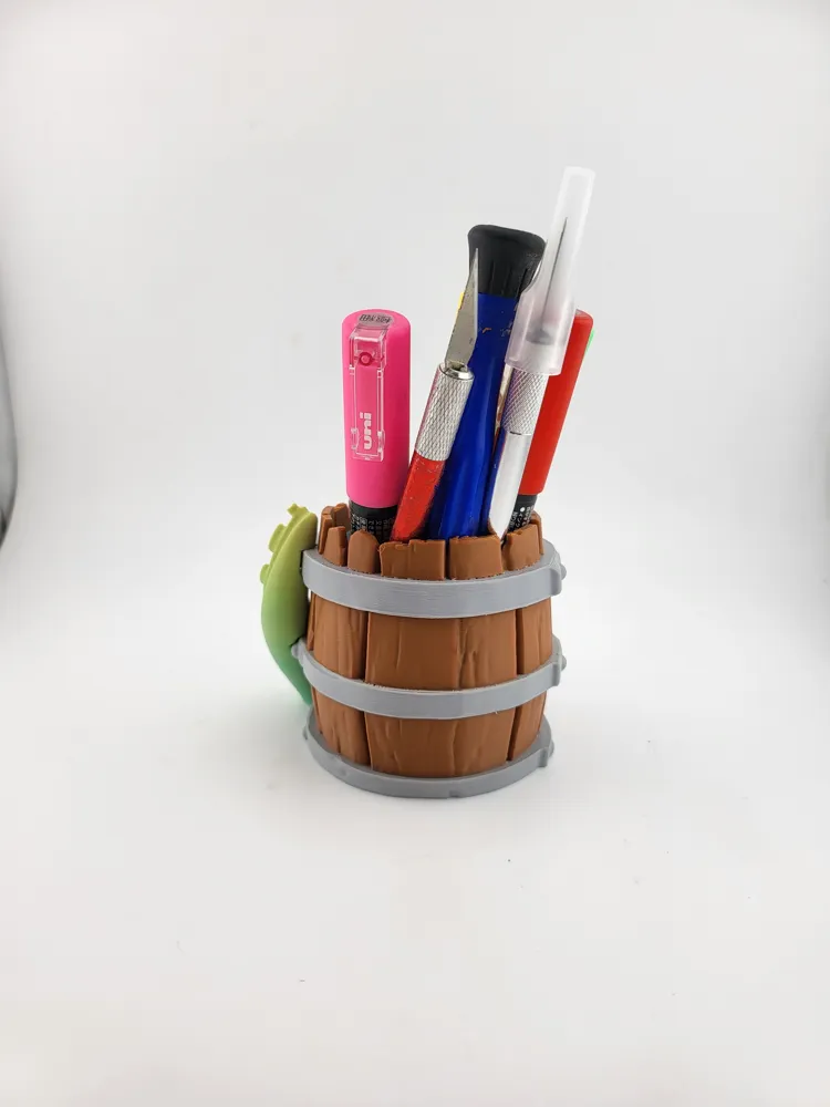 Pen holder in the shape of a barrel with kraken thumbnail 3
