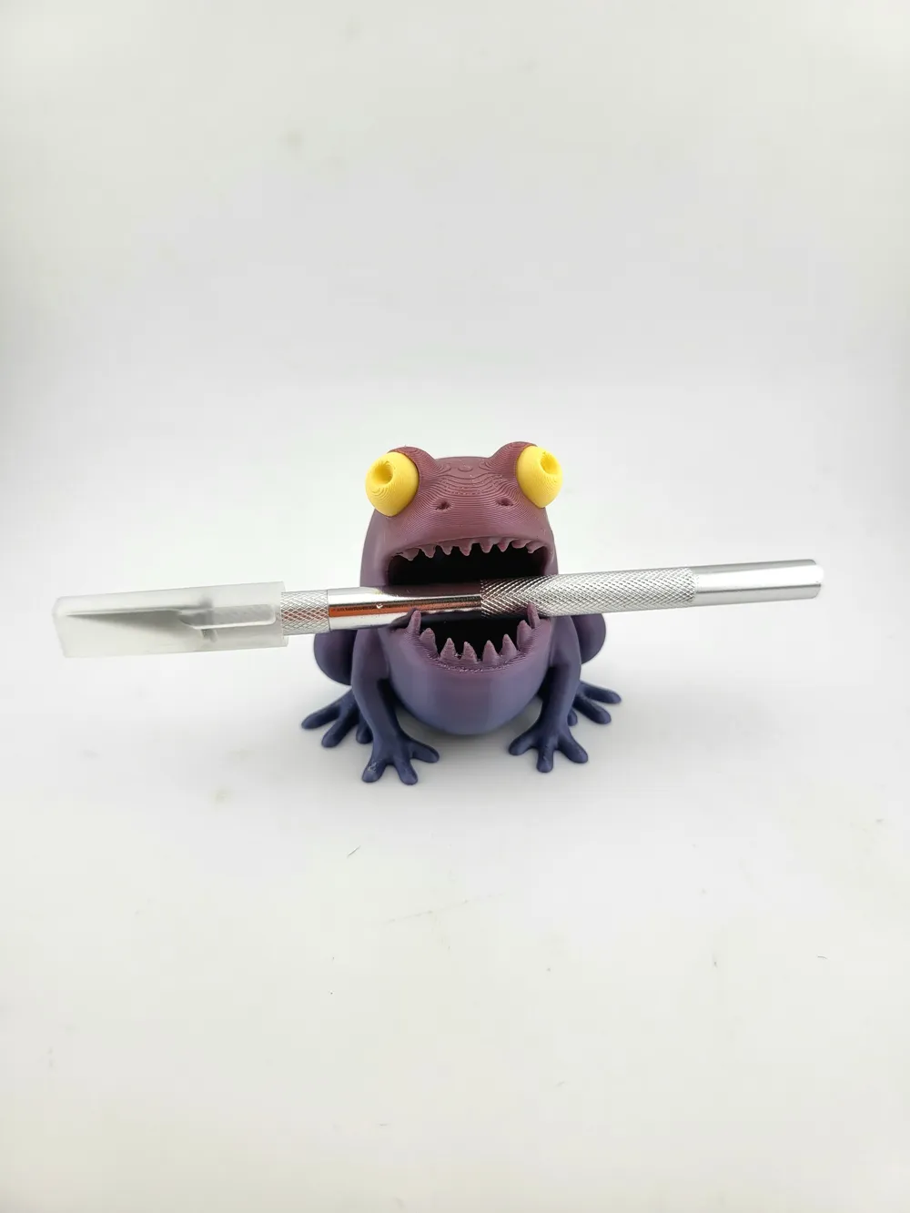 pen holder frog thumbnail 2