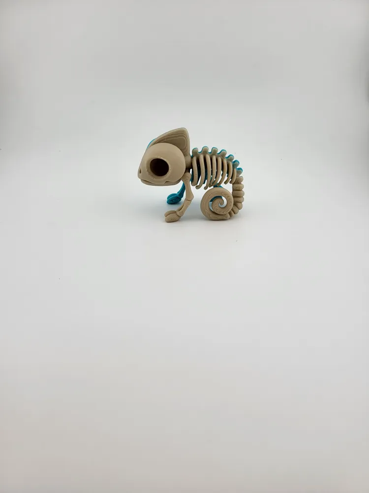 Skeleton Chameleon Figurine for Desk Shelf Decor thumbnail 2