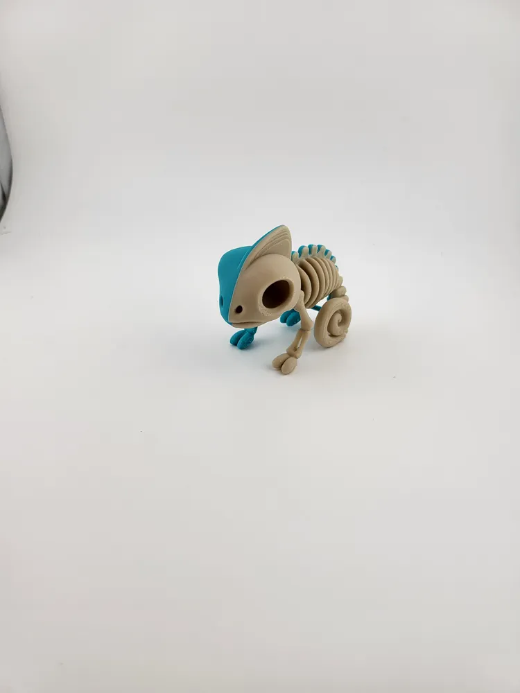 Skeleton Chameleon Figurine for Desk Shelf Decor thumbnail 3