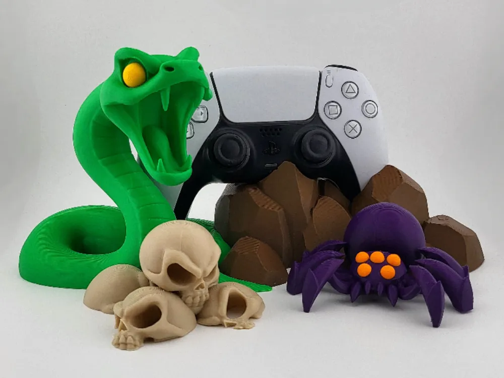 Horror Snake Spider PS5 Controller Stand Diorama
