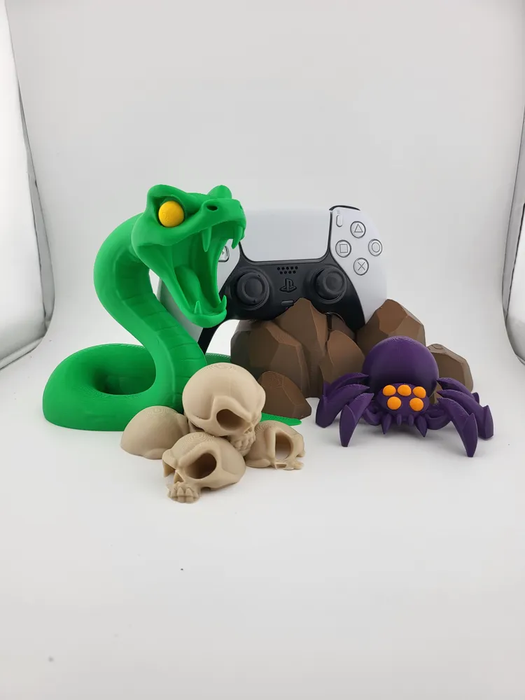 Horror Snake Spider PS5 Controller Stand Diorama thumbnail 2