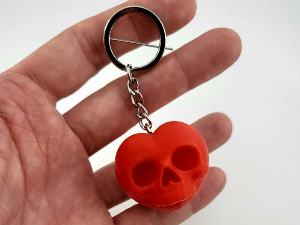 Skull Heart Keychain – Kawaii Goth Cute Accessory