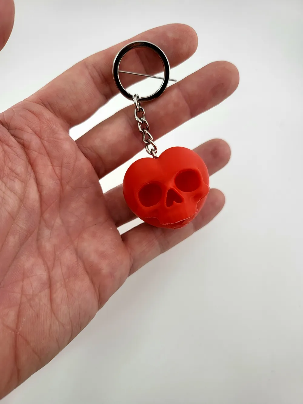 Skull Heart Keychain – Kawaii Goth Cute Accessory thumbnail 3